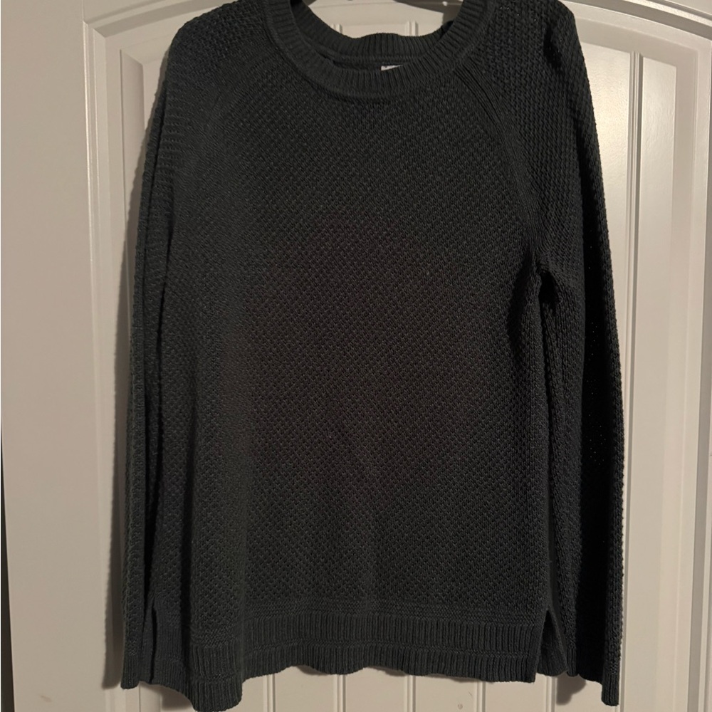 Old Navy Women's Black Crew Neck Sweater